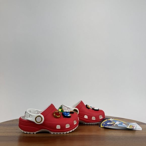 New NWT Kids Crocs Classic Sonic The Hedgehog Clogs Shoes Sandals Size 5 C - Picture 1 of 7